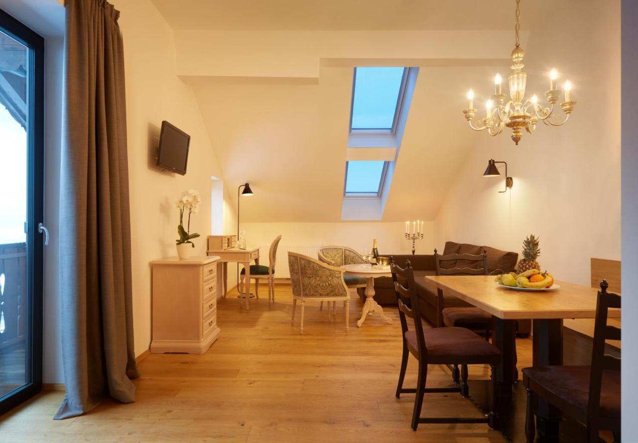 Historic Guesthouse Bircher B&B Apartments Near Sterzing 坎博·迪·特伦斯 外观 照片